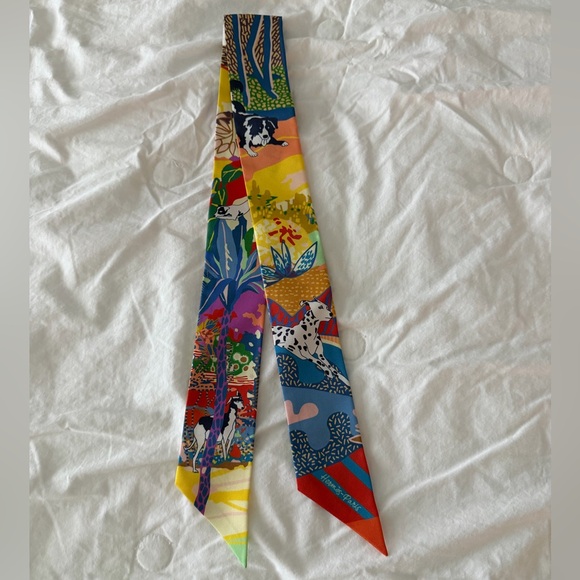 Hermes Accessories - BNWT Hermes “En Liberte” twilly in blue and yellow